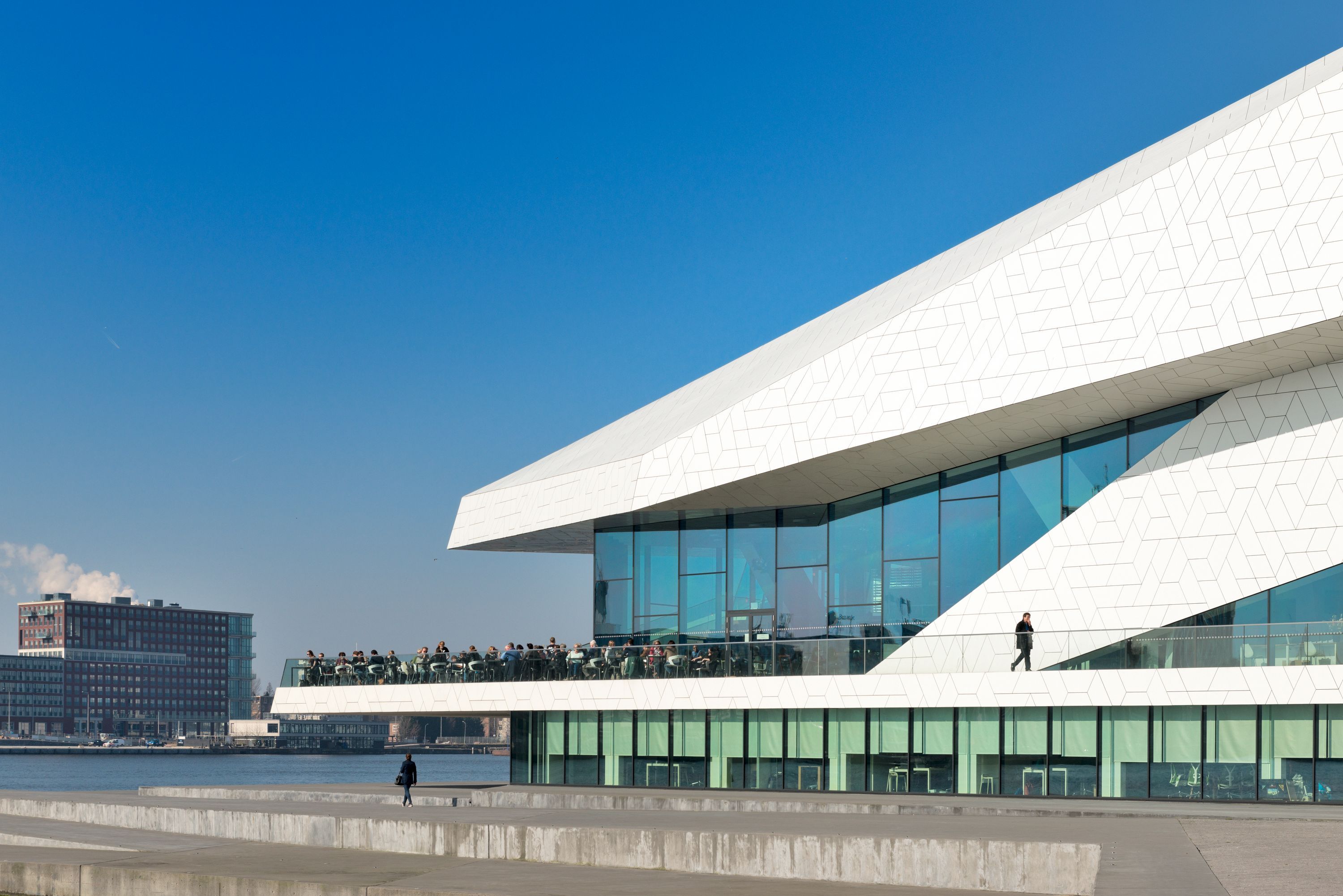 Encontra voos baratos de Faro para Amesterd&atilde;o