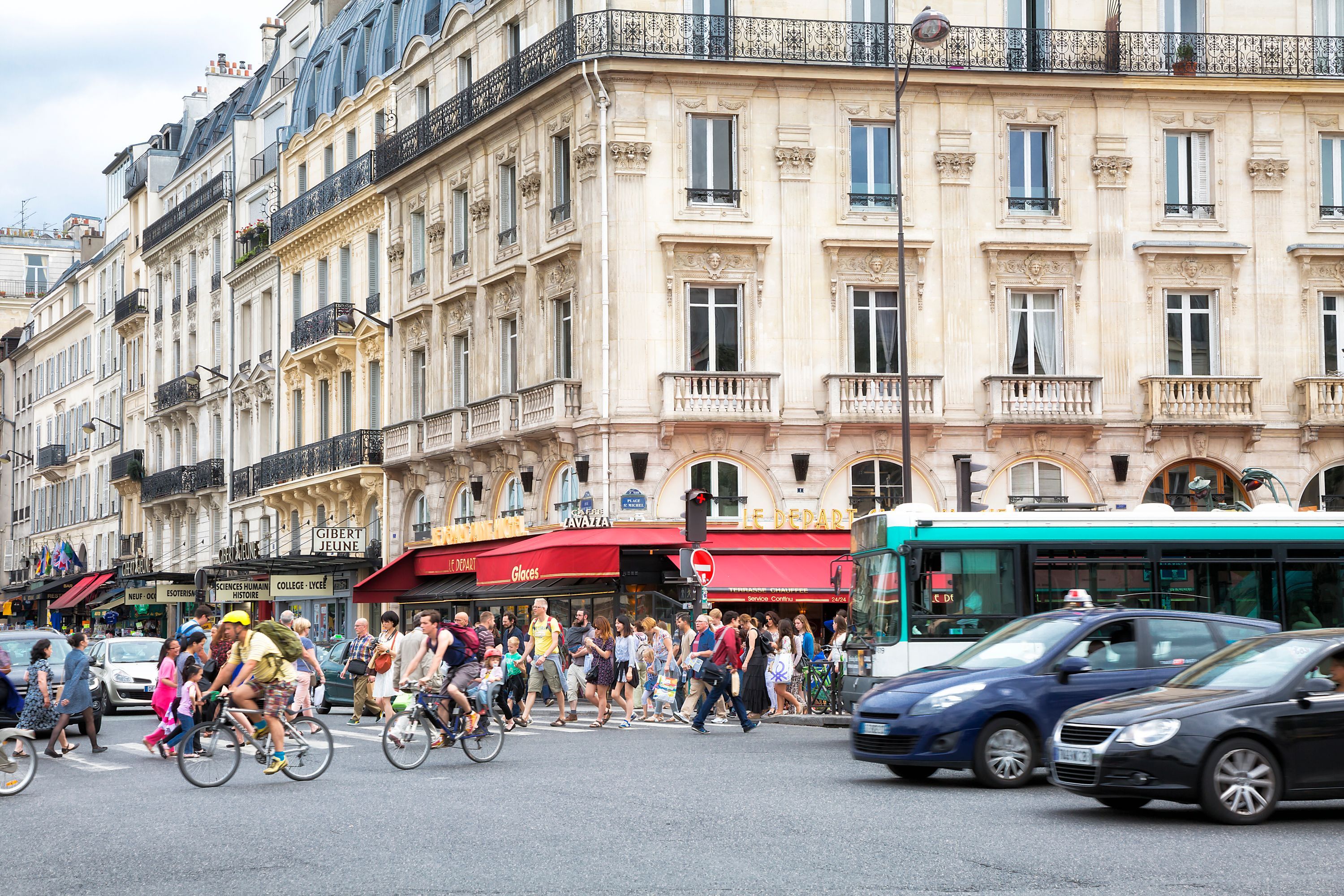 Encontra voos baratos de Faro para Paris-Orly