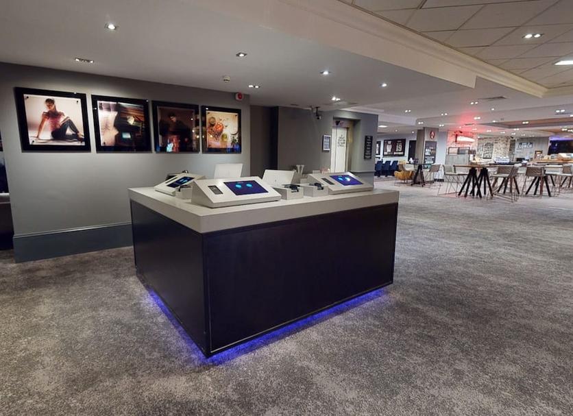 Hall Foto