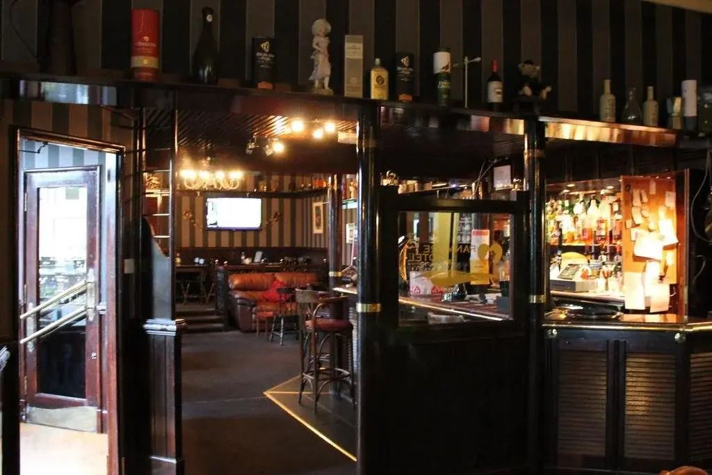 Bar