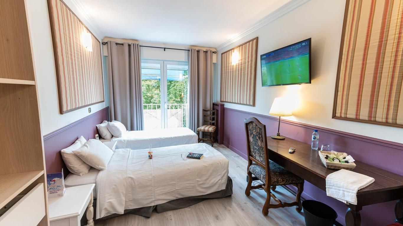 Chenal Hotel