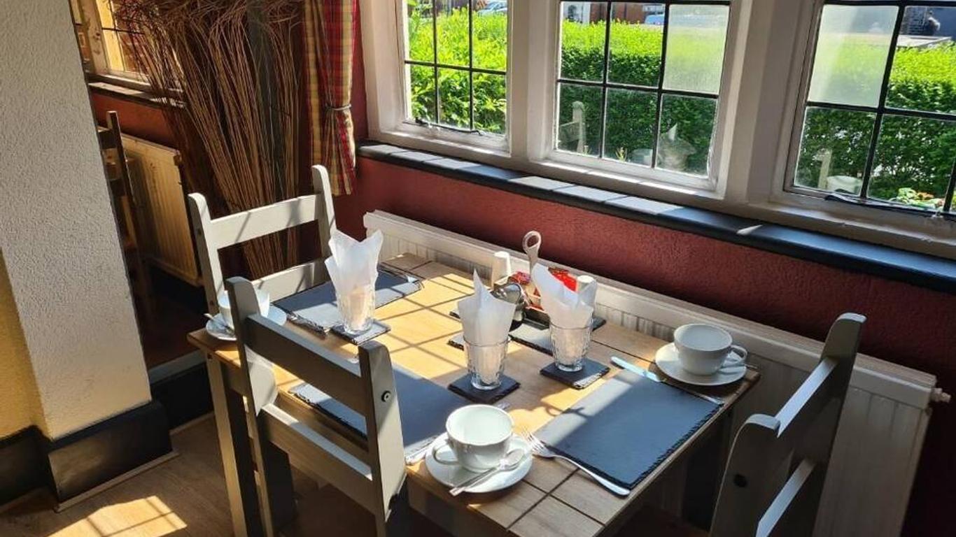 Tudor Lodge Hotel