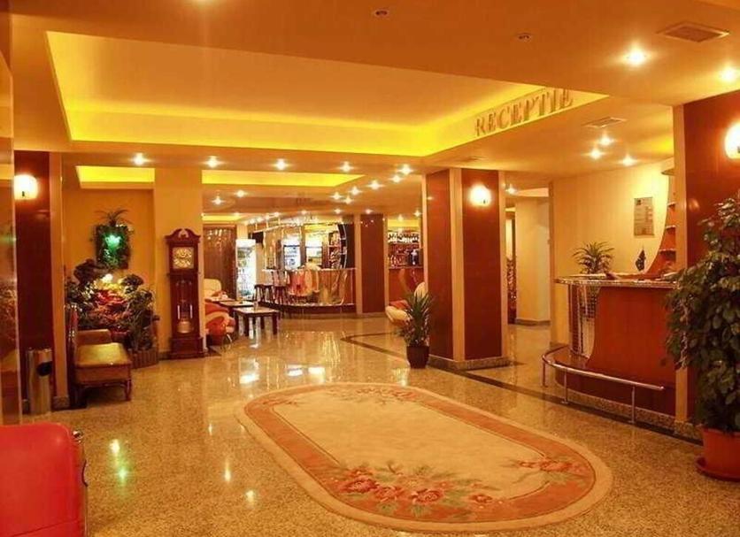 Hall Foto