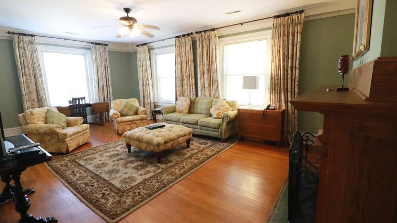 Inn at 835 Boutique Hotel