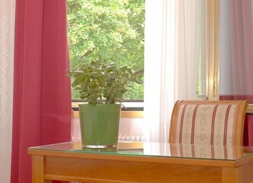 Comodidade do quarto Foto