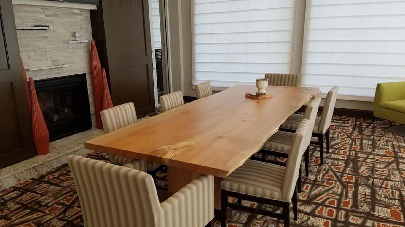 Kozy Hotel Houston North