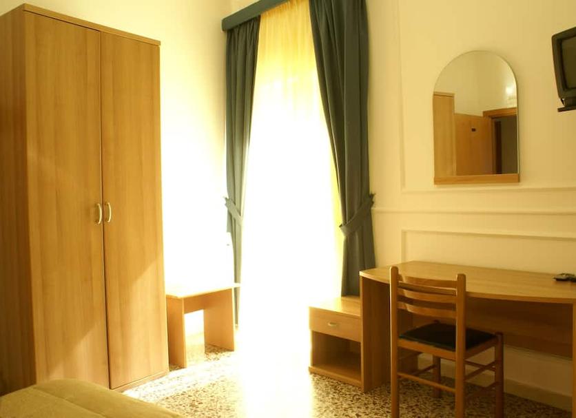 Comodidade do quarto Foto