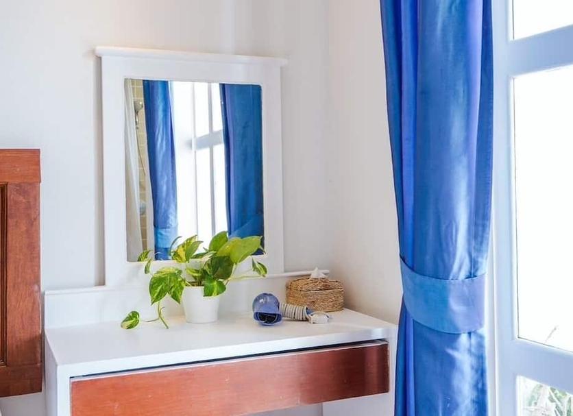 Comodidade do quarto Foto