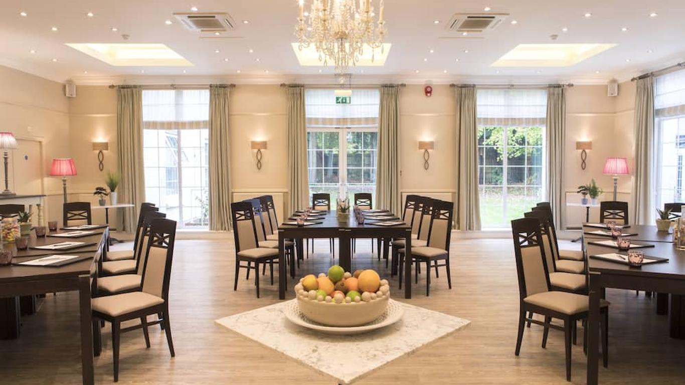Forest Lodge Hotel