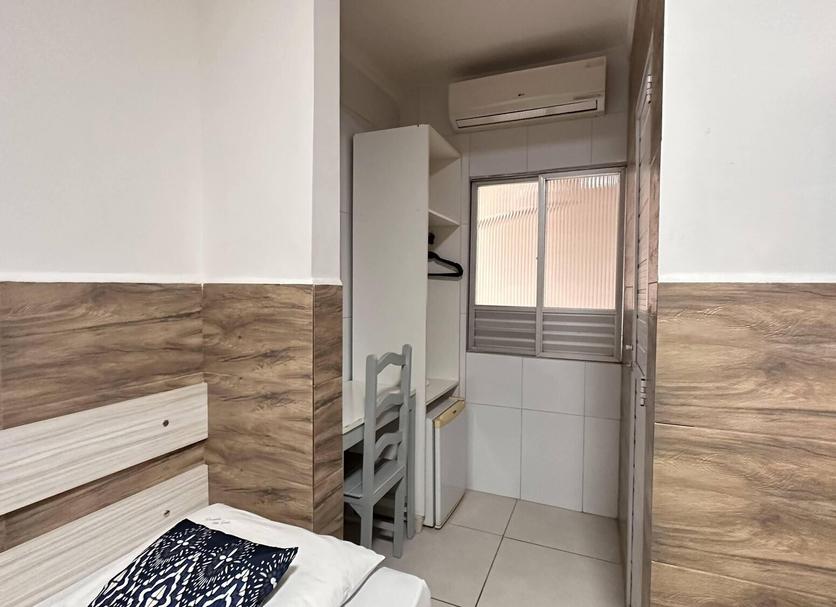 Comodidade do quarto Foto
