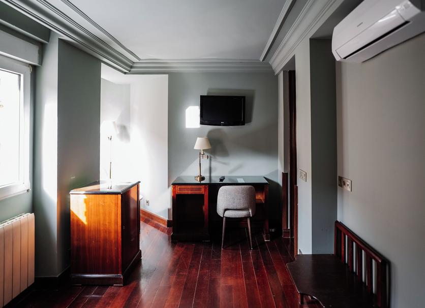 Comodidade do quarto Foto