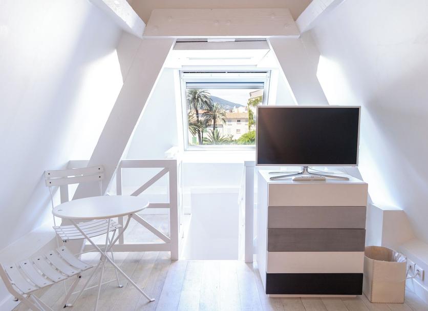 Comodidade do quarto Foto