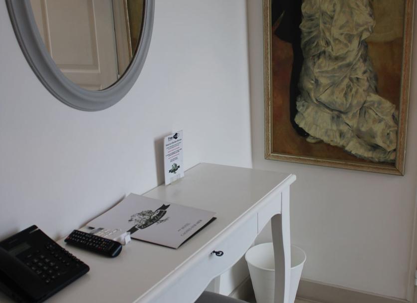 Comodidade do quarto Foto