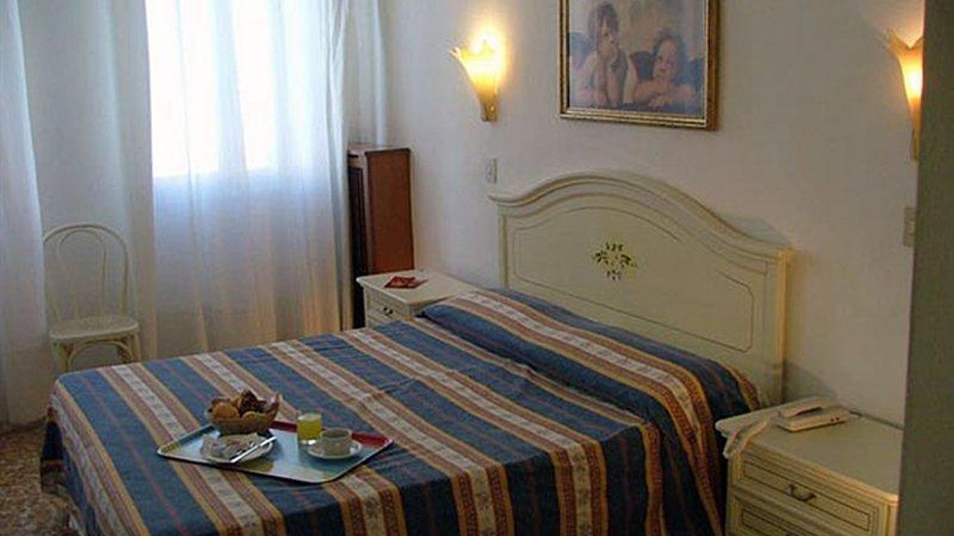 Hotel Airone