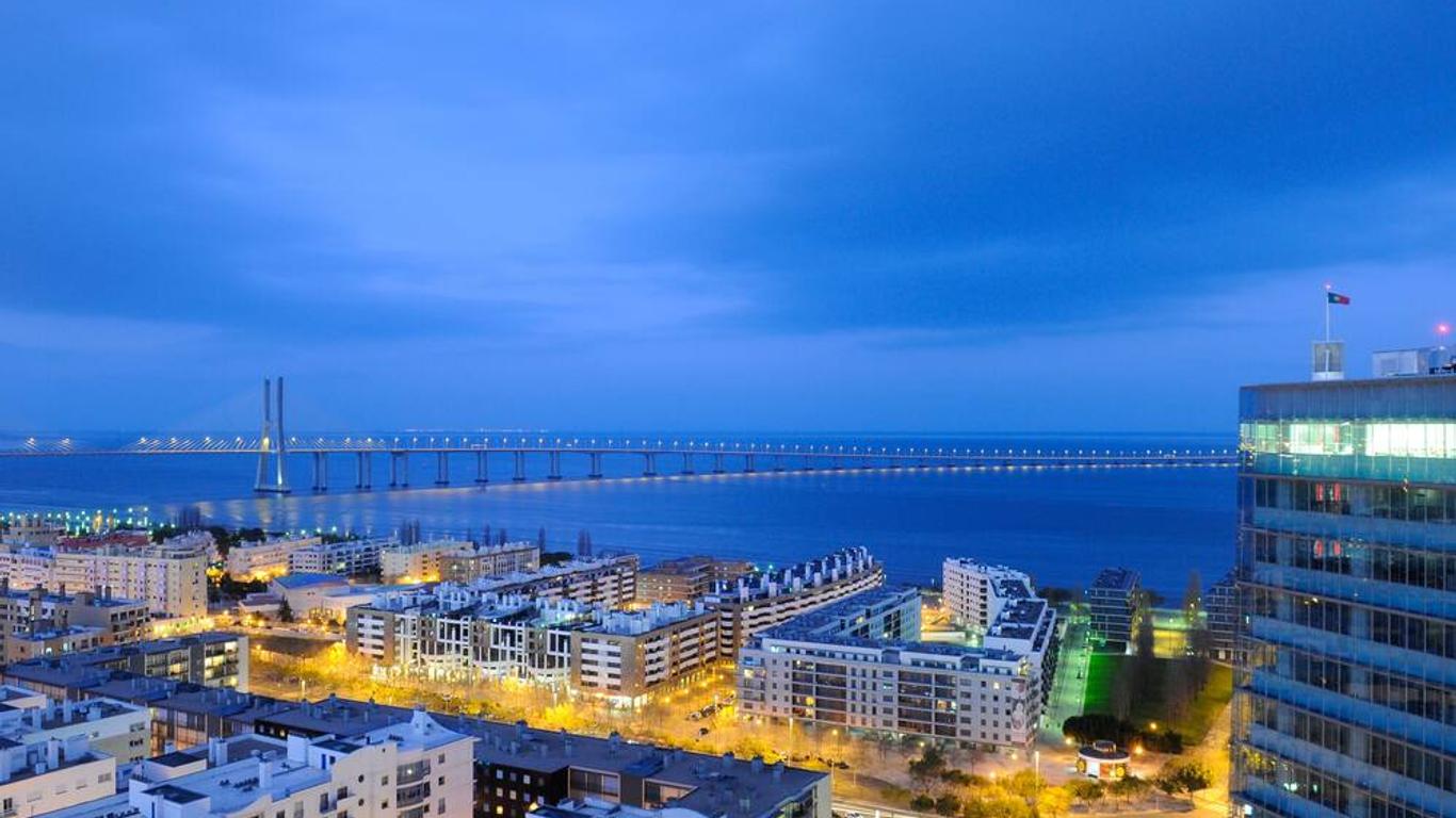 Panoramic Living