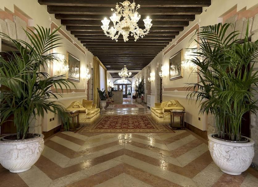 Hall Foto