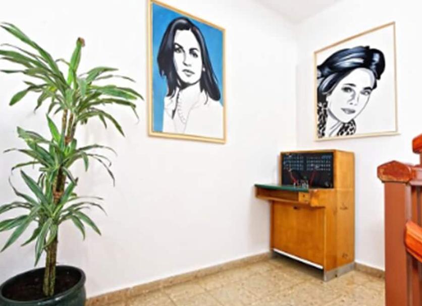 Comodidade do quarto Foto