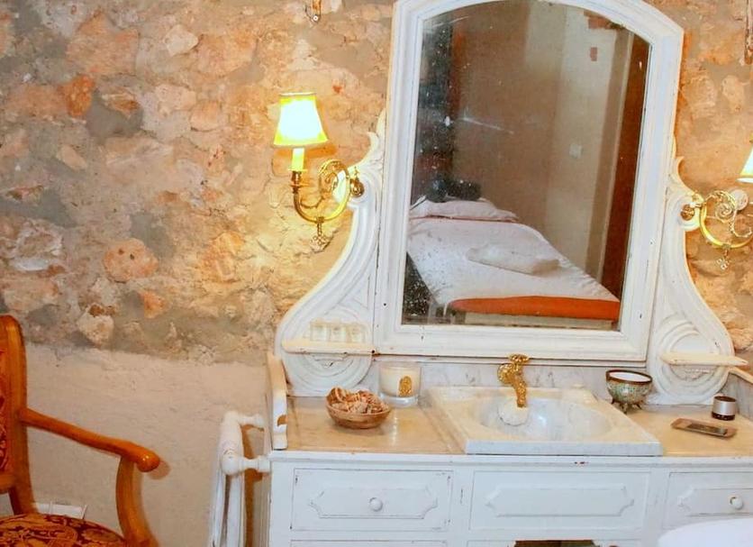 Comodidade do quarto Foto
