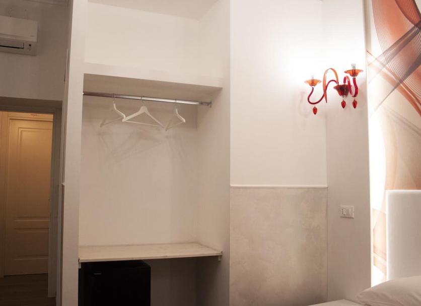 Comodidade do quarto Foto