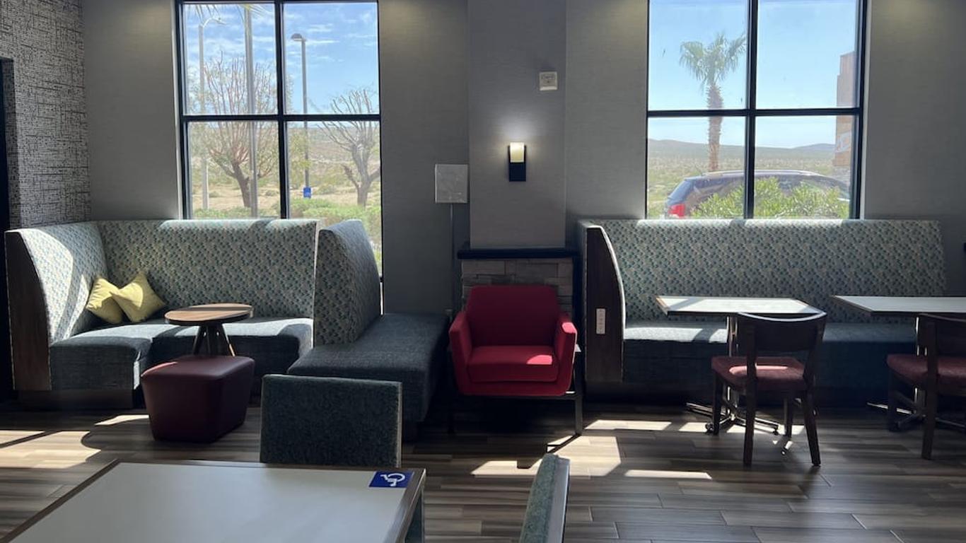 Hampton Inn & Suites Barstow