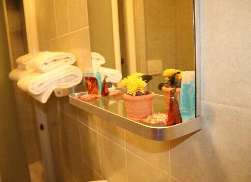 Comodidade do quarto Foto