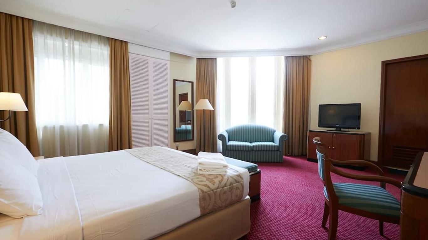 Grand Pacific Hotel