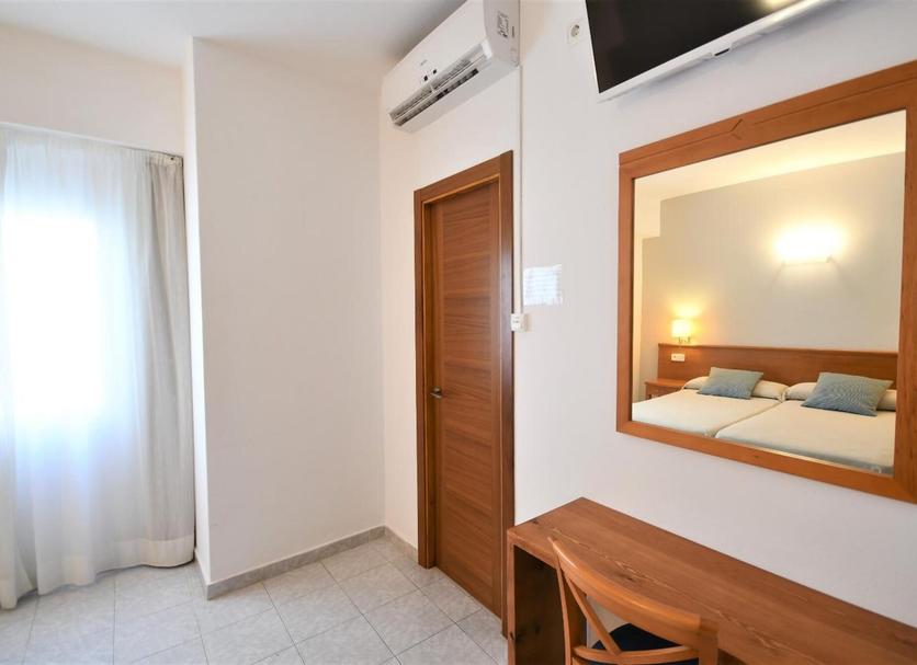 Comodidade do quarto Foto