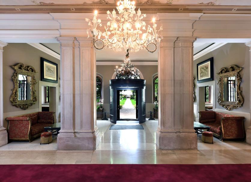Hall Foto