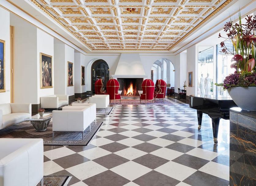 Hall Foto