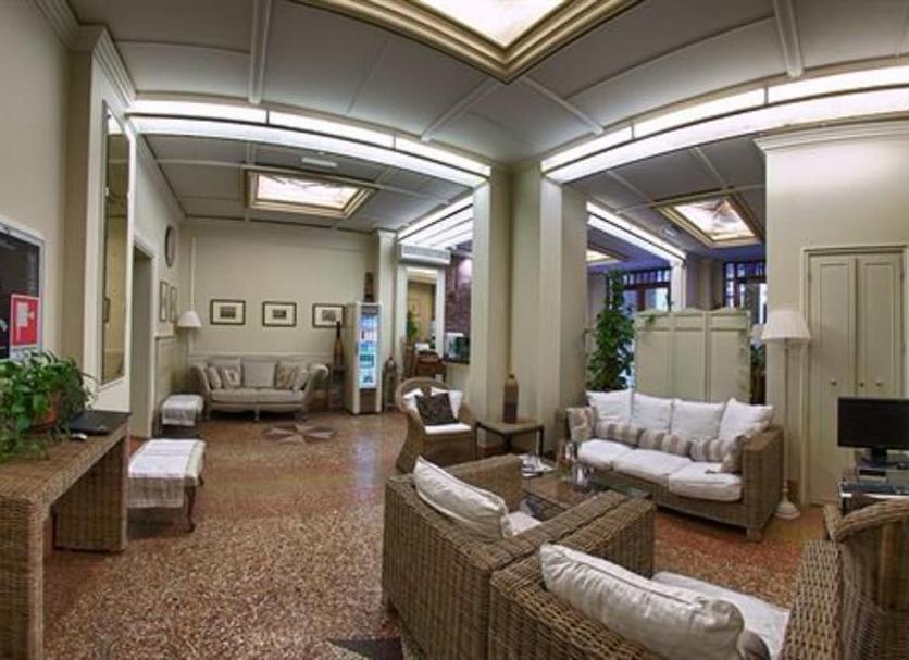 Hall Foto