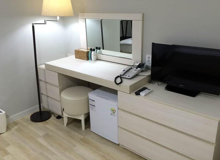 Comodidade do quarto Foto