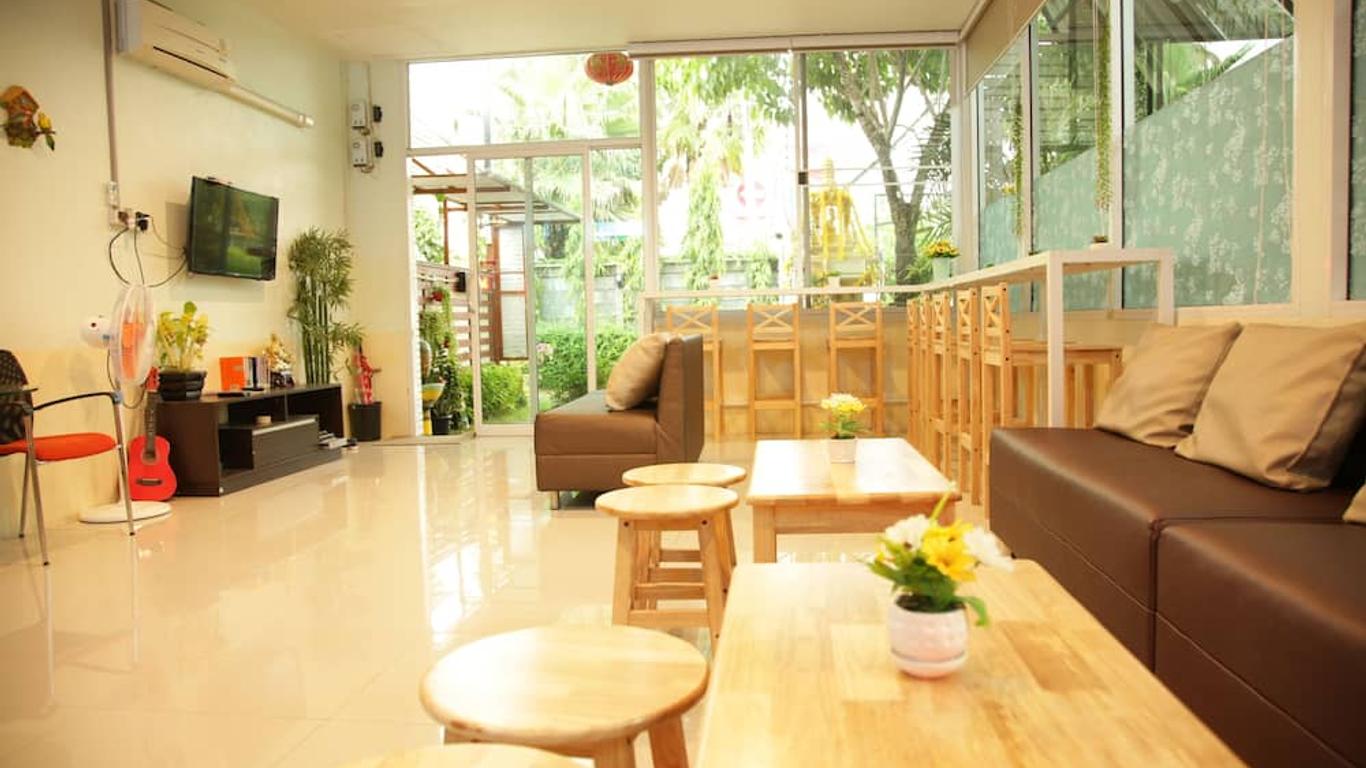 Friends House Resort
