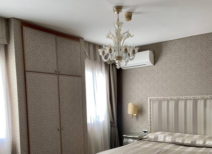 Comodidade do quarto Foto