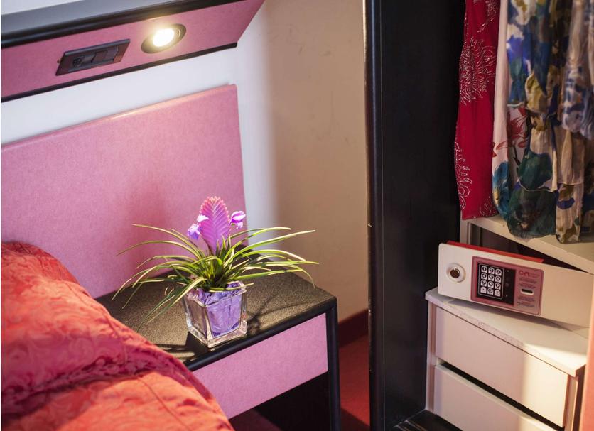 Comodidade do quarto Foto