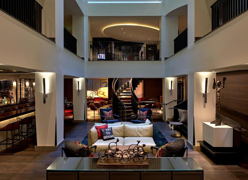 Hall Foto
