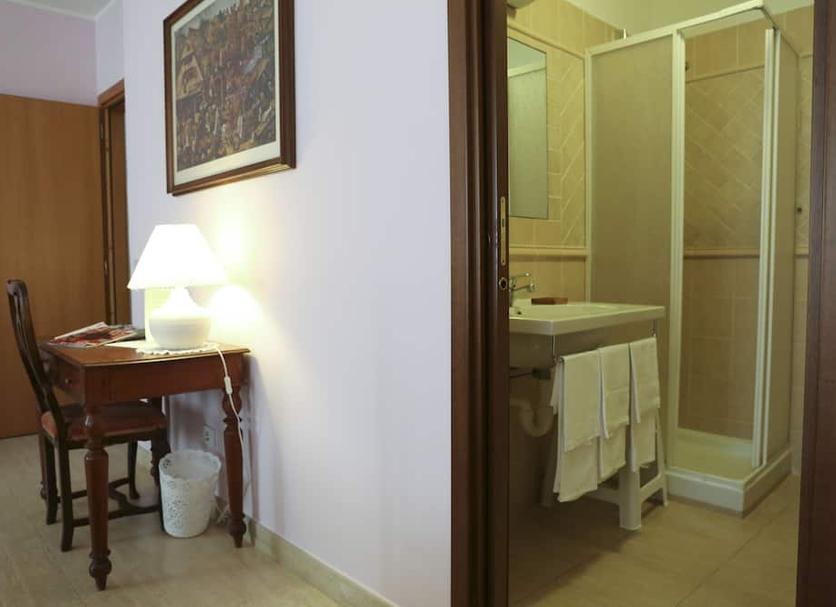 Comodidade do quarto Foto