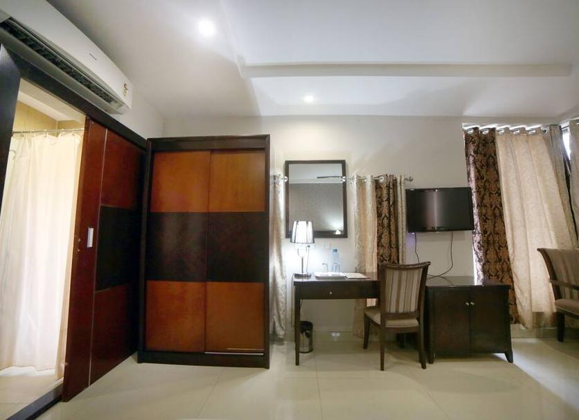 Comodidade do quarto Foto