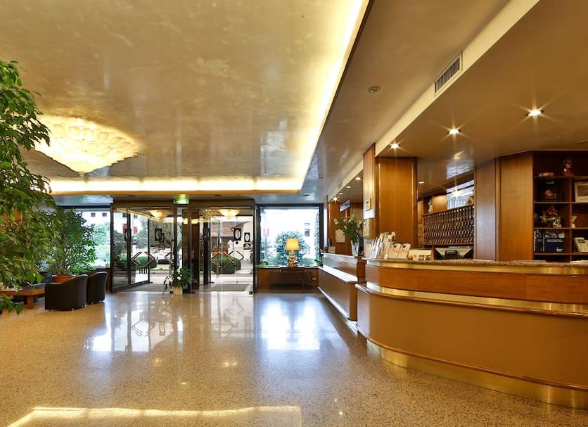 Hall Foto