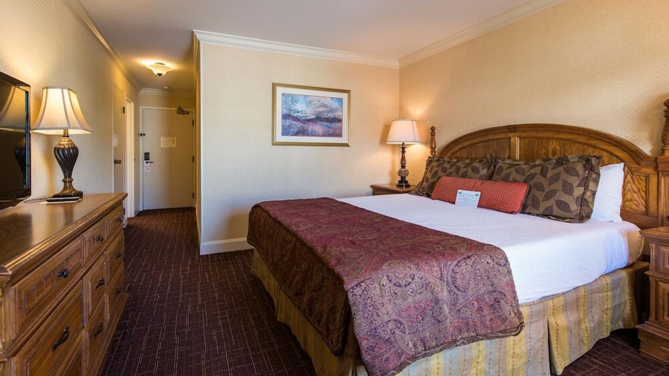 Lombard Motor Inn
