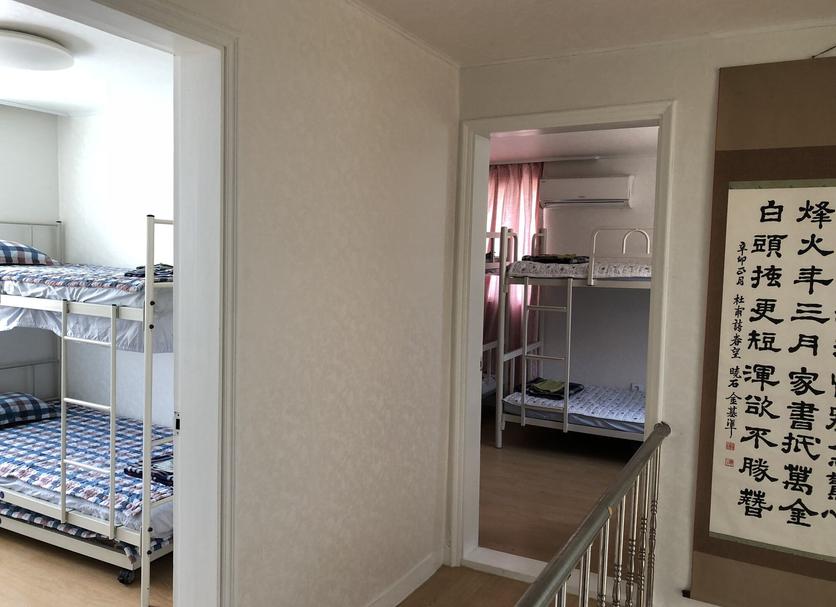 Comodidade do quarto Foto