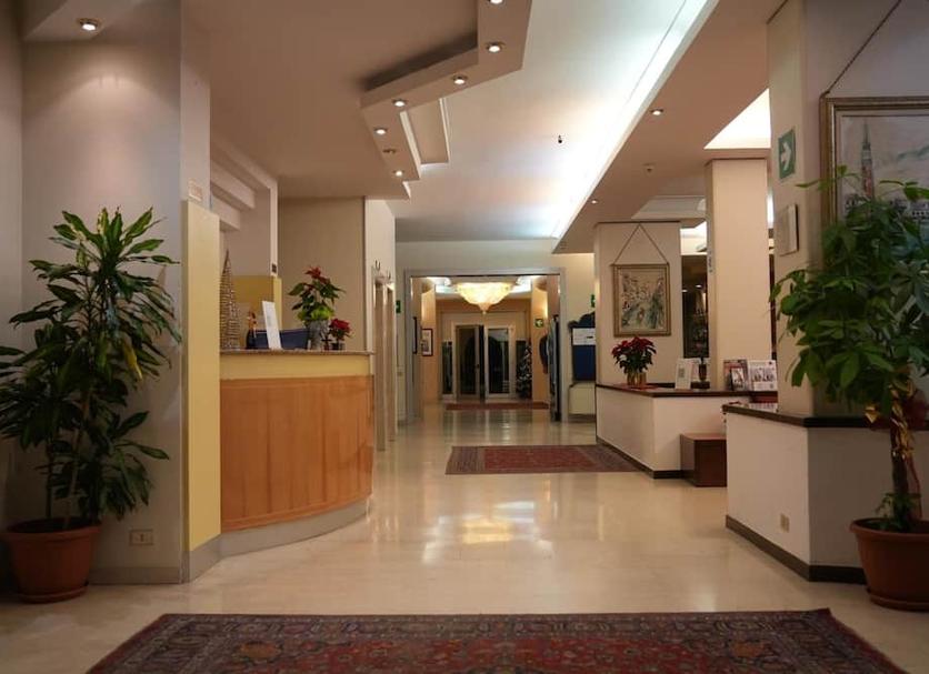 Hall Foto