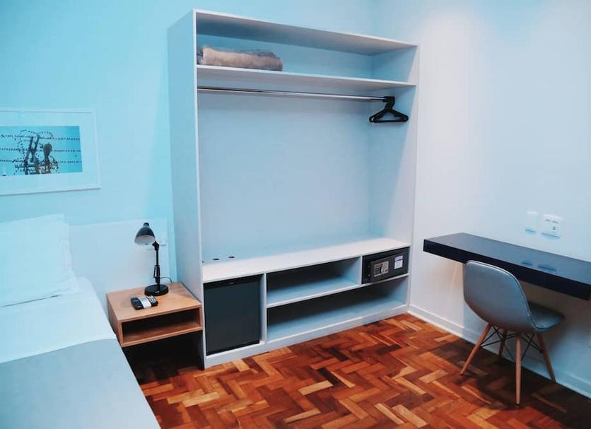 Comodidade do quarto Foto