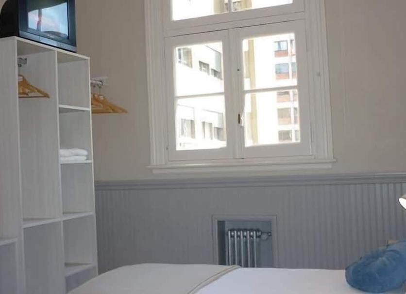 Comodidade do quarto Foto