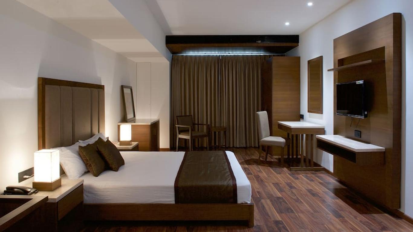 Five Petals Hotel & Banquets