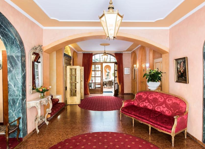 Hall Foto