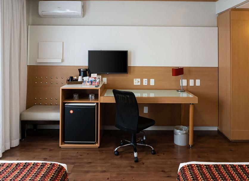 Comodidade do quarto Foto