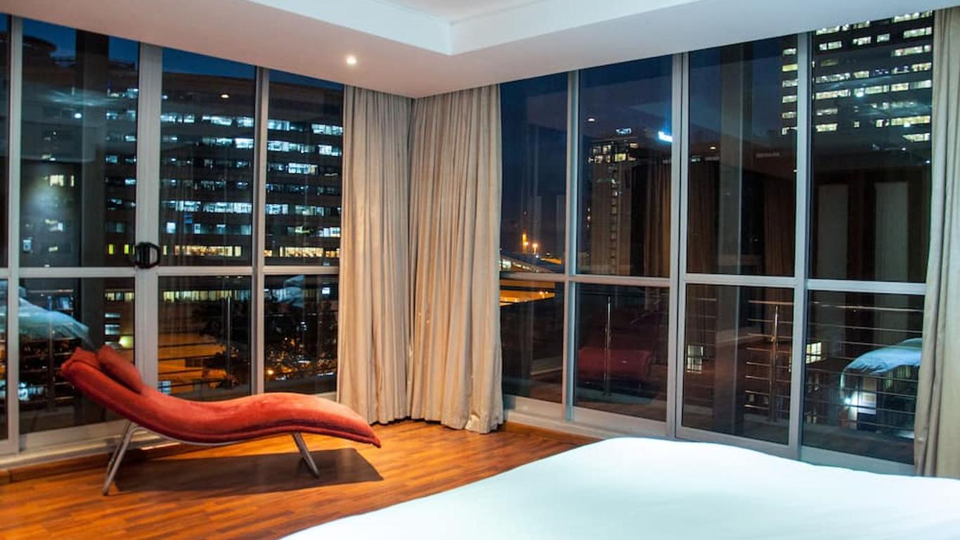 Circa Luxury Apartment Hotel