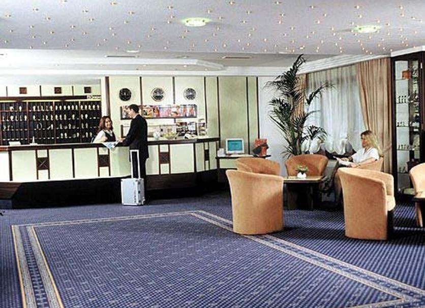 Hall Foto