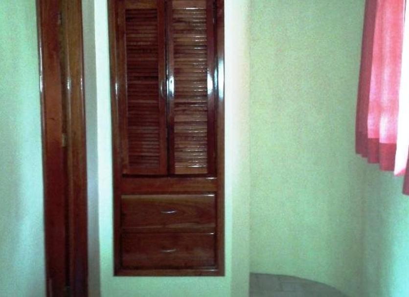Comodidade do quarto Foto