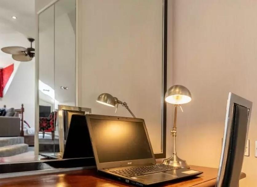 Comodidade do quarto Foto